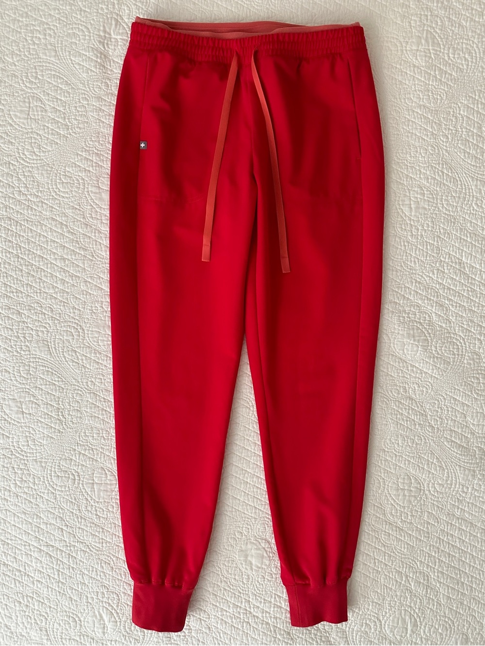 FIGS Mari Jogger Scrub Pants in Pop Red Size Small